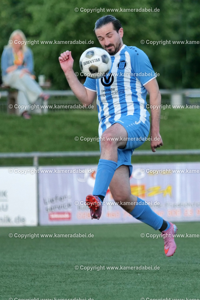 Fußball Kreispokal 25/26 Ü 32 : Spiel um Platz 3 : SV 08/29 Friedrichsfeld - SV Ringenberg AH  2 : 1 | Fußball Kreispokal 25/26 Ü 32 : Spiel um Platz 3 : SV 08/29 Friedrichsfeld - SV Ringenberg AH  2 : 1Spielort : Voerde Friedrichsfeld - Realisiert mit Pictrs.com