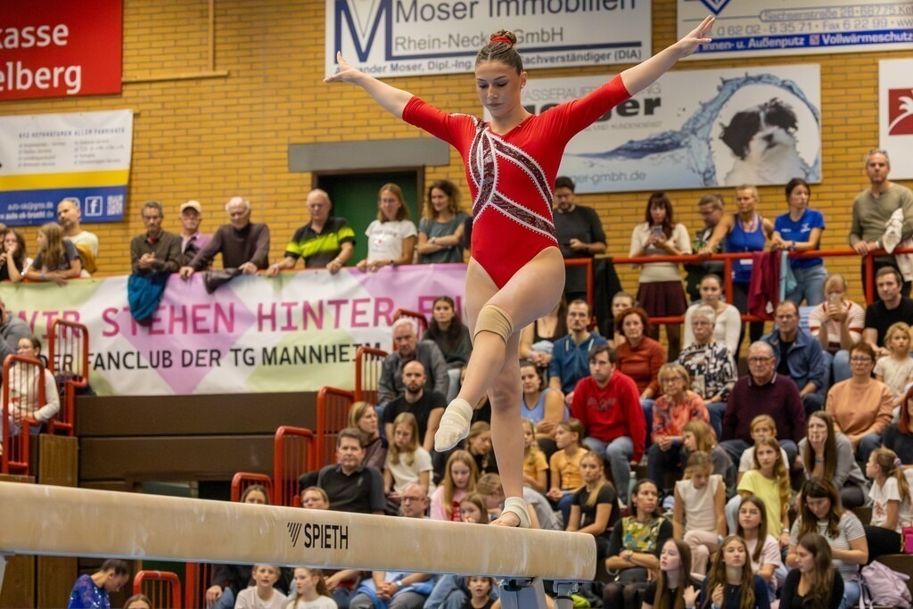Deutsche Turnliga DTL (Bundesliga) der Frauen, 3. Wettkampftag 2025 in Ketsch***Seda Serbieva (Dresdner SC) am Schwebebalken | Deutsche Turnliga DTL (Bundesliga) der Frauen, 3. Wettkampftag 2025 in Ketsch***Seda Serbieva (Dresdner SC) am Schwebebalken - Realisiert mit Pictrs.com