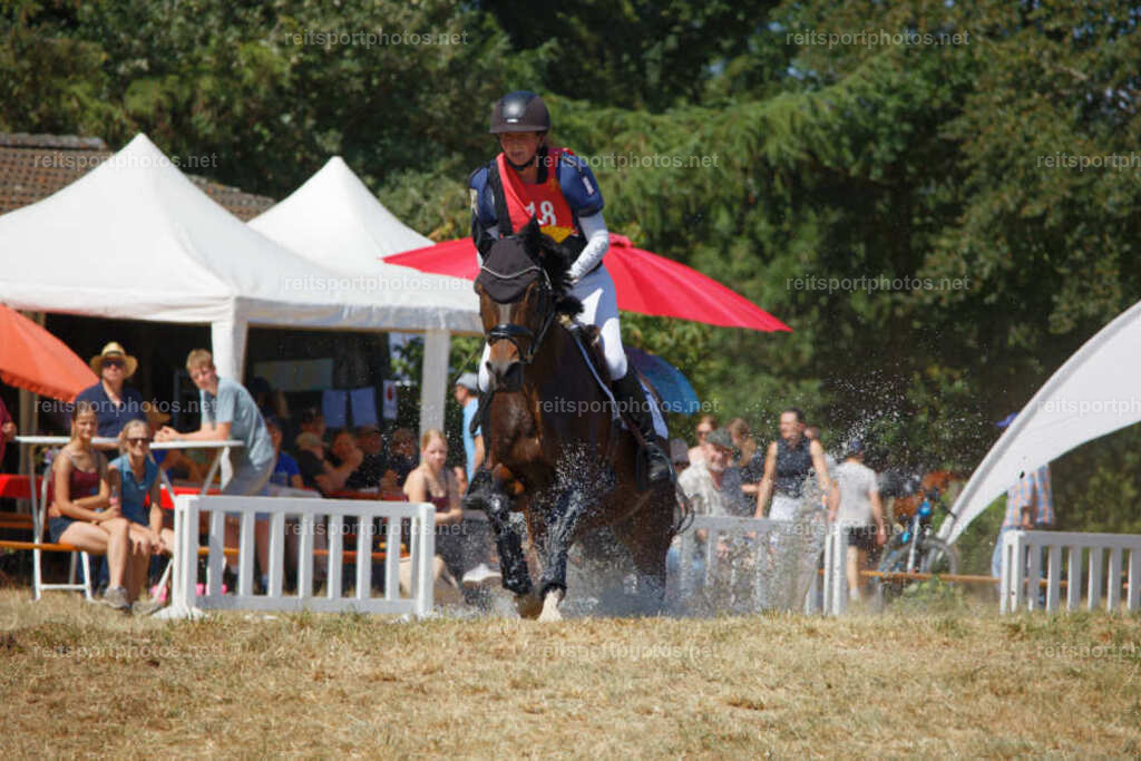 JHE_3409 | JoYa Fotografie - Realisiert mit Pictrs.com