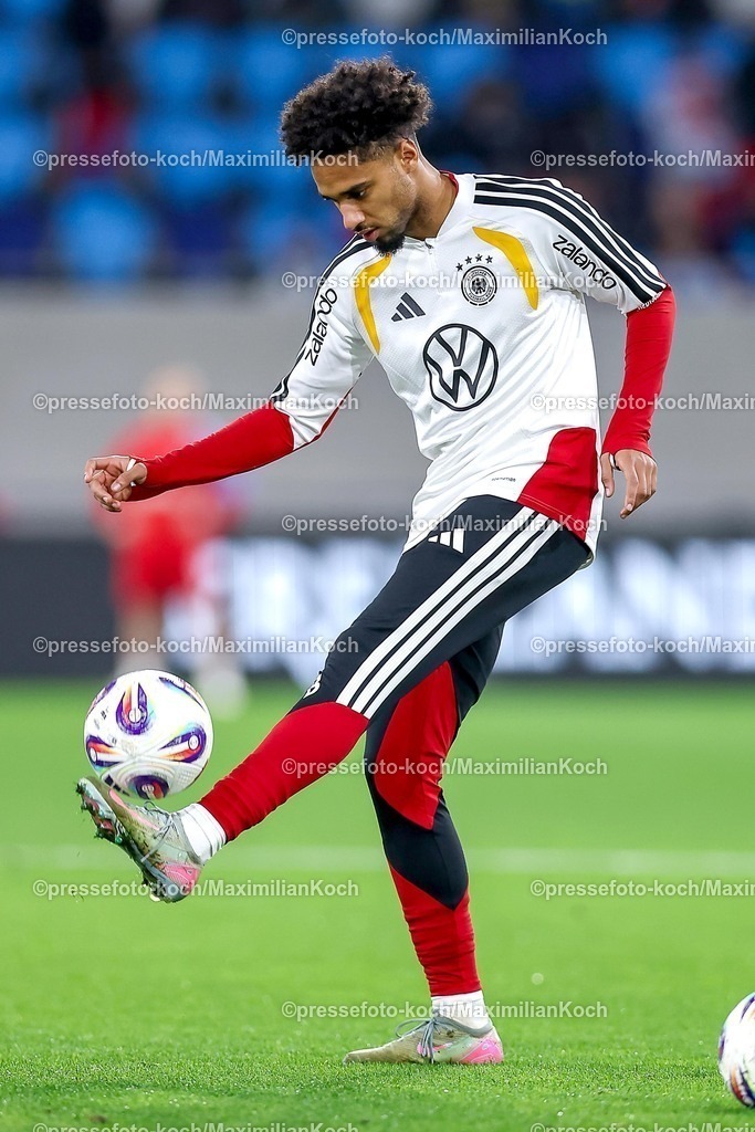 DFB14112503092 | 14.11.2025, Fußball, Länderspiel, WM-Qualifikation Europa, Deutschland - Luxemburg, Stade de Luxembourg (Croix de Gasperich, Luxemburg), 9. Spieltag, Saison 2025 2026: Kevin Schade (GER #16)  Regulations prohibit any use of photographs as image sequences and or quasi-video.