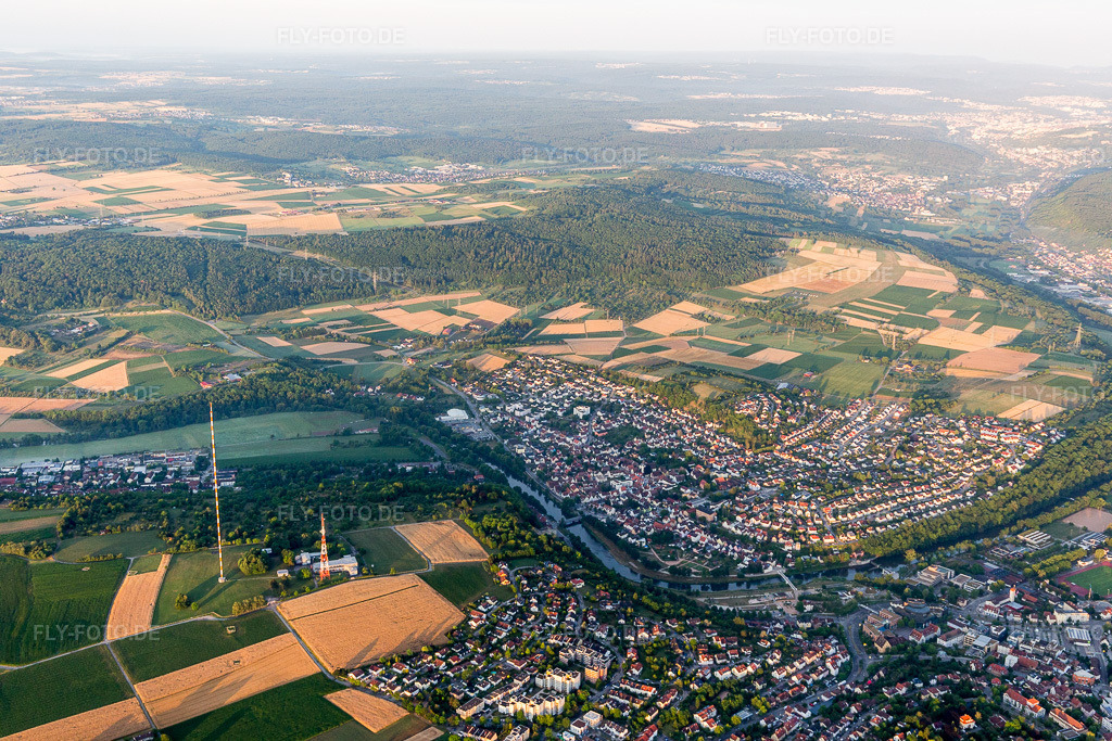 Luftbild: Stahlmast- Funkturm und Sendeanlage als Grundnetzsender Mühlacker in Mühlacker im Bundesland Baden-Württemberg in Deutschland. Foto: IMG_101526.jpg vom 08.07.2017 durch Werner Riehm/FLY-FOTO.de
