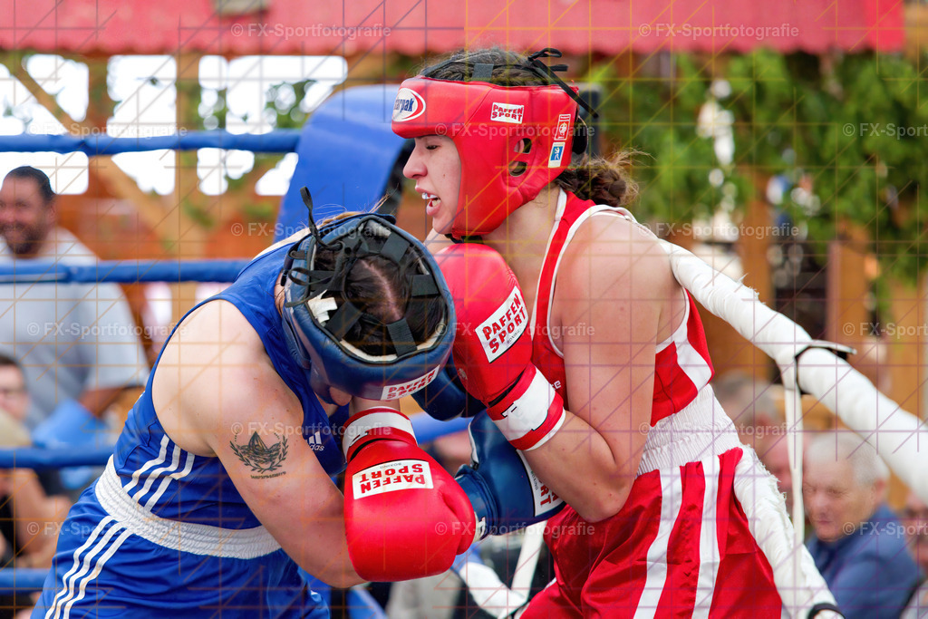 Boxkampf Frauen 29 | Sportfotos und Eventgalerien von FX-Sportfotografie: Fußball, Basketball, Futsal, American Football und weitere Sportarten ansehen und direkt bestellen. - Realisiert mit Pictrs.com