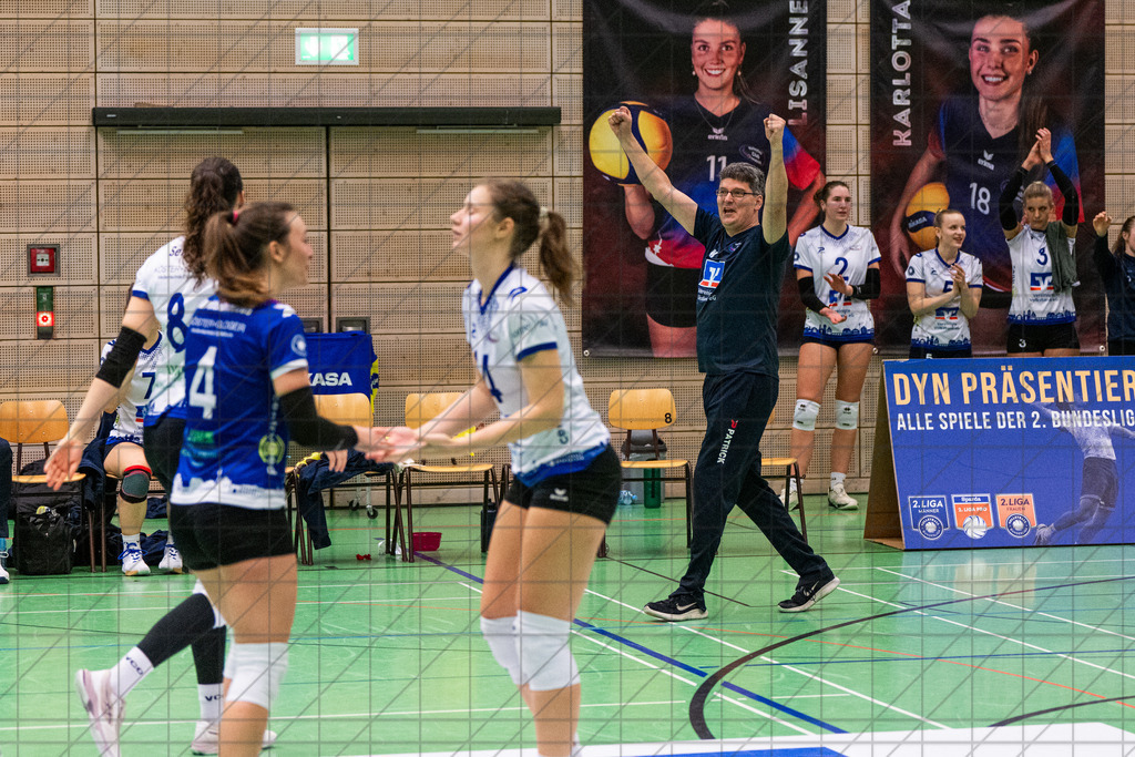 2. VBLF Nord 25/26 | Spiel 4053 | VC Osnabrück vs. TV Cloppenburg | //  13.12.25: 2. VBLF Nord 25/26 | Spiel 4053 | VC Osnabrück vs. TV Cloppenburg / Osnabrück / Deutschland  //   CREDIT:www.bullenfotos.de, Martin König, Hörner Weg 40, D-49078 Osnabrück, +4917663732967 // Nutzung und Weitergabe nur zu den vereinbarten Zwecken. Presseanfragen an Ersteller. Alle Rechte beim Ersteller. Honorierung nach MFM. - Realisiert mit Pictrs.com