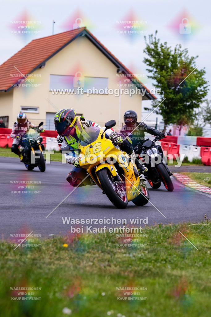 MotoTeamVBK-20399 | Hier findet Ihr Bilder von Touristenfahrten auf der Nürburgring Nordschleife oder von anderen Veranstaltungen die ich besucht habe. Viel Spass beim Durch Schauen 