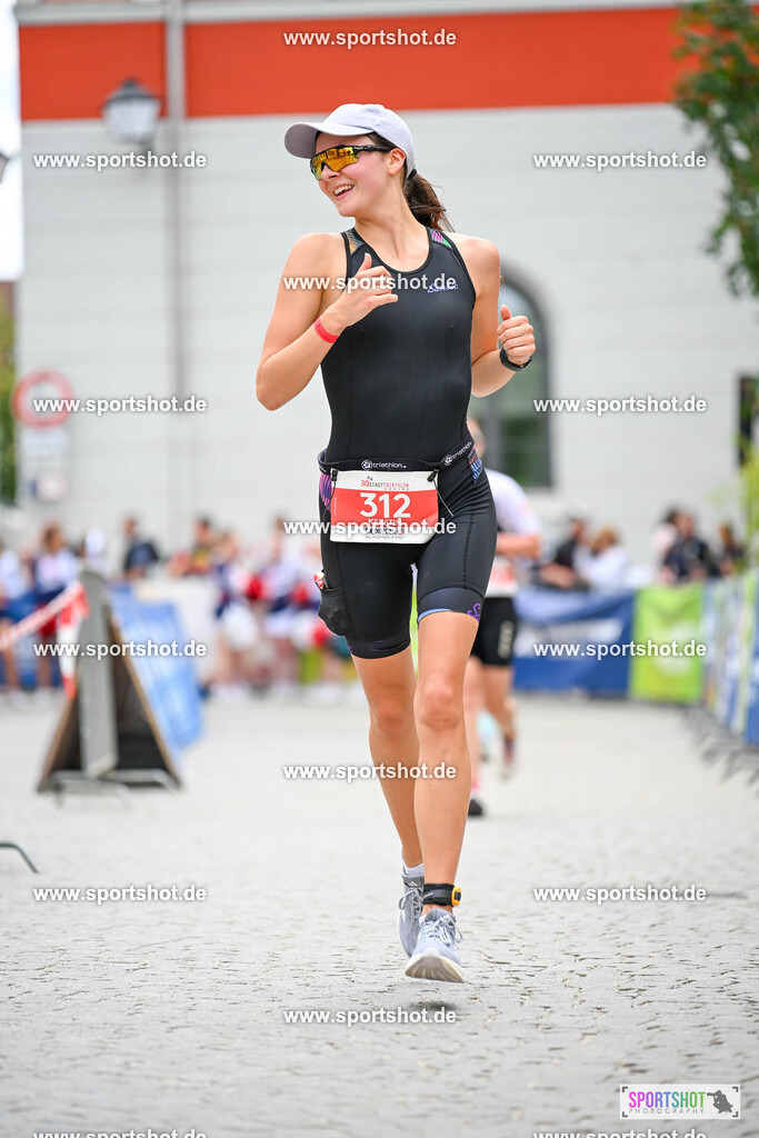 SZI_8152 | Stadttriathlon Erding 2025. #yourpictrs #sportshot_your_pictrs @Sportshotphotography #stadttriathlonerding Copyright: www.sportshot.de