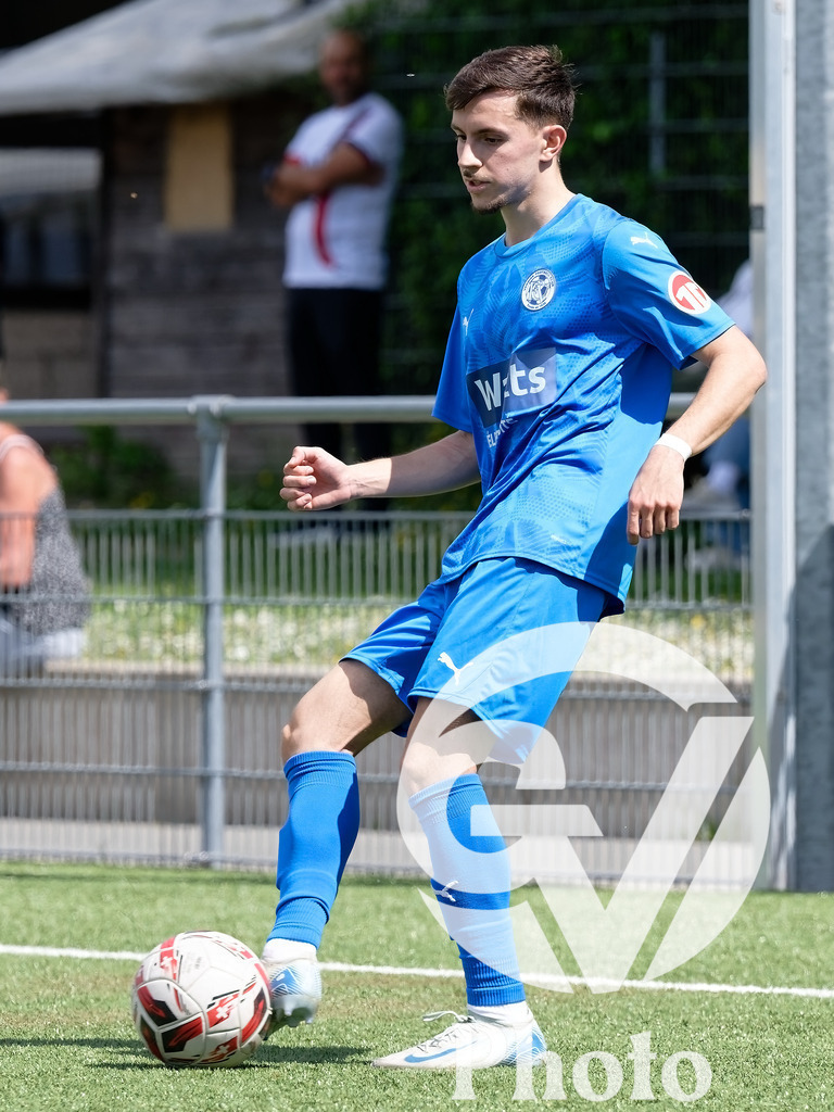 FC Vernier  v UGS FC  - 2eme ligue inter  | Geneva, Switzerland - April 19 : during the 2eme ligue inter  match between FC Vernier  and UGS FC  at Stade de Vernier on April 19 , 2026 in Geneva, Switzerland.