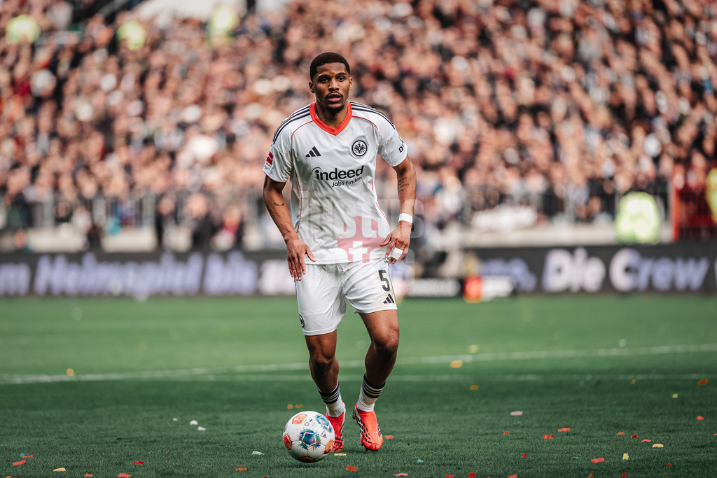 Fußball | Männer | Saison 2025/2026  | Fußball-Bundesliga | 25. Spieltag | FC St. Pauli vs. Eintracht Frankfurt | 08.03.2026 | Aurele Amenda (#5, Eintracht Frankfurt)