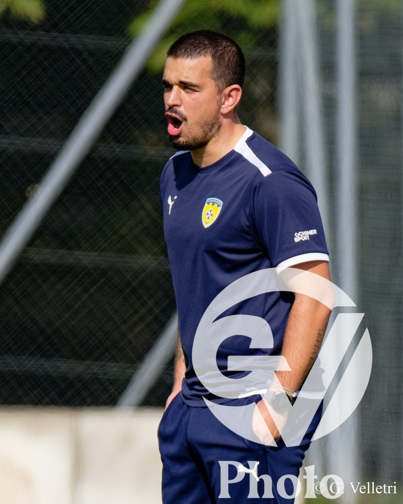 Youth League A - CS Italien - FC Plan-les-Ouates | Michael Bleve (Coach FC Plan-les-Ouates) durant le match de Youth League A entre CS Italien et FC Plan-les-Ouates au Stade du Bois-de-la-Bâtie à Petit-Lancy, Suisse