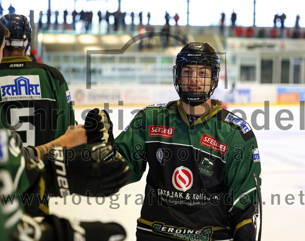 2022-09-25_068_TSV_Erding_gegen_EHC_Klostersee | Erding, Deutschland, 25.09.2022:
Eishockey, Bayernliga 2022 / 2023, Testspiel, TSV Erding gegen EHC Klostersee, Endergebnis: 8:2

Foto: Christian Riedel / fotografie-riedel.net