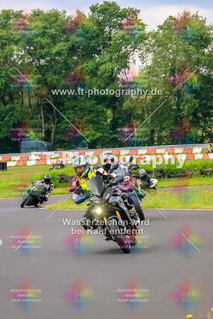 VBK-7339 | Hier findet Ihr Bilder von Touristenfahrten auf der Nürburgring Nordschleife oder von anderen Veranstaltungen die ich besucht habe. Viel Spass beim Durch Schauen 