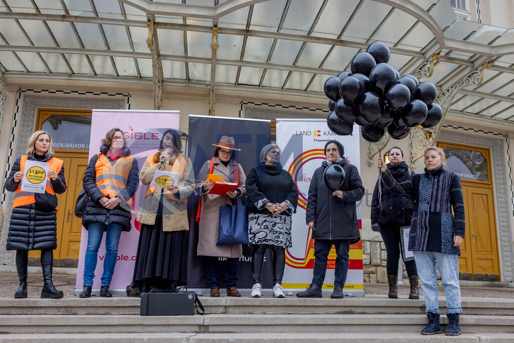 RR5M5711 | 29.NOV.24-Protestmarsch gegen Gewalt-Copyright: Katholische Kirche Kärnten/Denk Dich Neu/Trainproduction/Matthias Trinkl