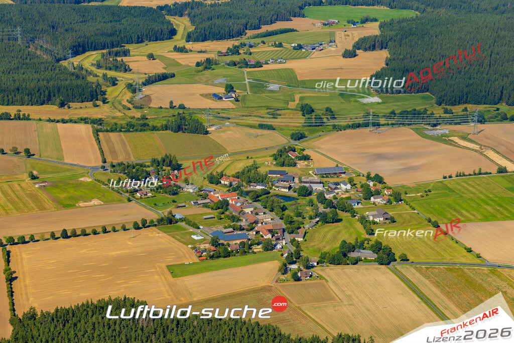 Schrägluftbild  Hebanz  Marktleuthen - Das Luftbild wurde 2025 vom UL-Flugzeug heraus erstellt ( keine Drohne ) - Hochauflösende Luftaufnahme -Nicht vergleichbar mit Google Maps oder Satelittenbilder- Die Geschenkidee !Mit Lizenz und Bildrechte bestellbar