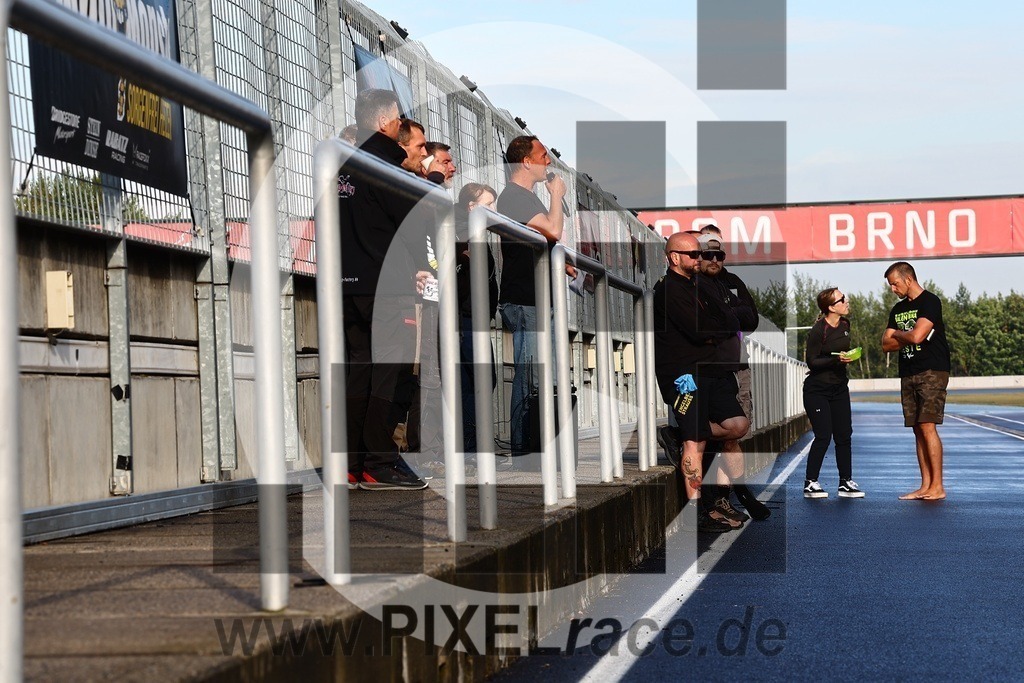 social-20250829_00015 | Schöne Erinnerungen an spannende Momente - das festzuhalten ist unser Job. PIXELrace.de ist seit 2003 auf den Rennstrecken Europas unterwegs um die Action draußen beim Fahren und die wunderbare Stimmung imm Fahrerlager für euch einzufangen.