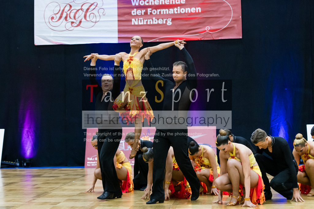 202603145_RL_Lat-Formationen_Nbg_5347 | Tanzsportbilder, Standardtanz, Lateintanz, WDSF, DTV, LTVB, dancecomp, goc, hessen tanzt, blaues band der spree, walzer, tango, wiener walzer, slowfox, quickstepp, samba, rumba, cha-cha-cha, paso doble. jive, hd-kroft photography, turniertanzsport