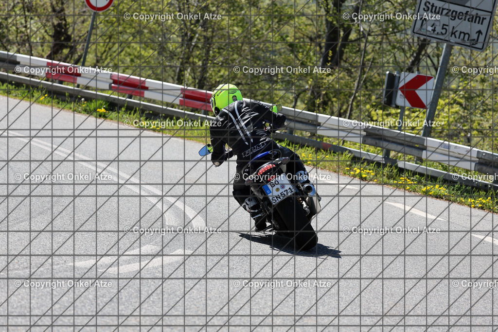 IMG_7232 | Fotograf am Kyffhäuser. Onkel Atze. Kyffhäuser Rennstrecke. Café36. Motorsportfotografie. - Realisiert mit Pictrs.com