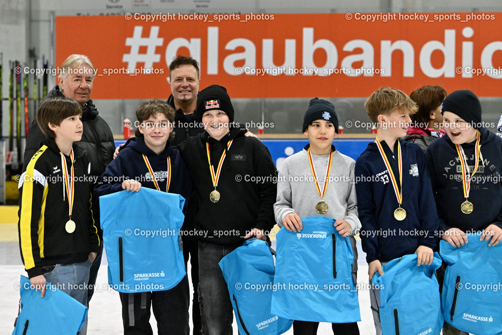 ESC SPARKASSE STEINDORF vs. EHC Althofen | ESC Steindorf Nachwuchs, KEHV Präsident Michael Herzog Löschnig, ESC SPARKASSE STEINDORF vs. EHC Althofen, ESC SPARKASSE STEINDORF vs. EHC Althofen am 06.03.2026 in Steindorf (Ossiachersee Halle), Austria, (Photo by Bernd Stefan)
