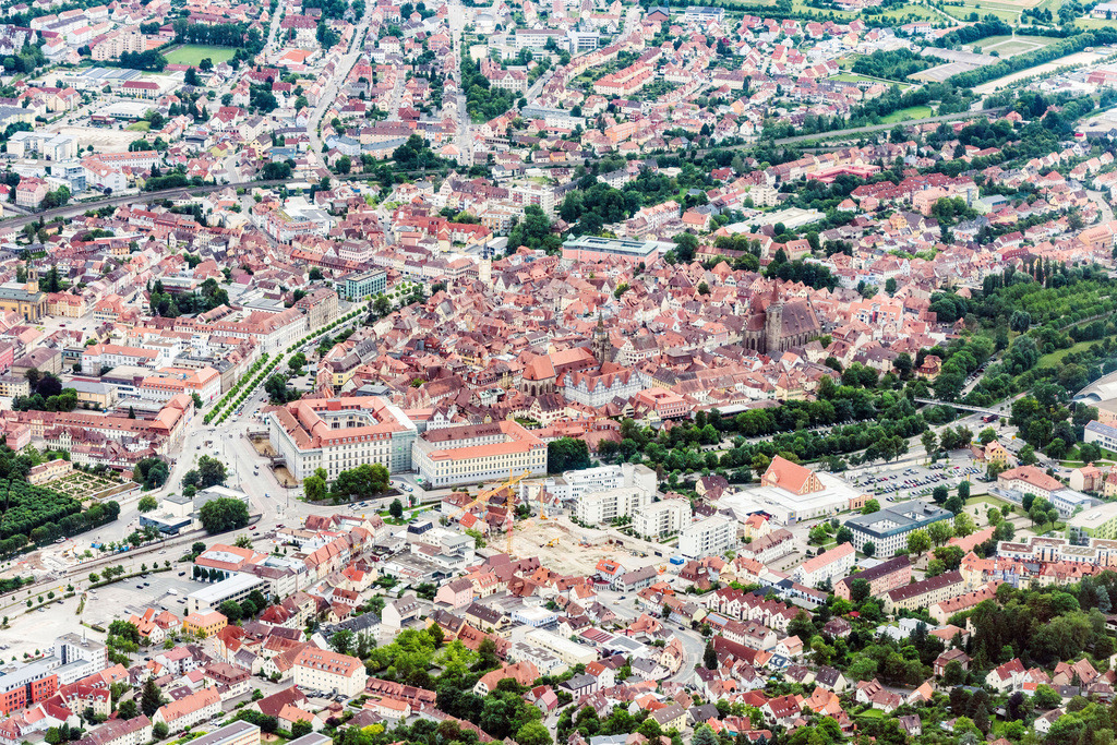 dr__0010754.jpg | ANSBACH 15.07.2017 Altstadtbereich und Innenstadtzentrum in Ansbach im Bundesland Bayern, Deutschland. // Old Town area and city center in Ansbach in the state Bavaria, Germany. Foto: Daniel Reiter