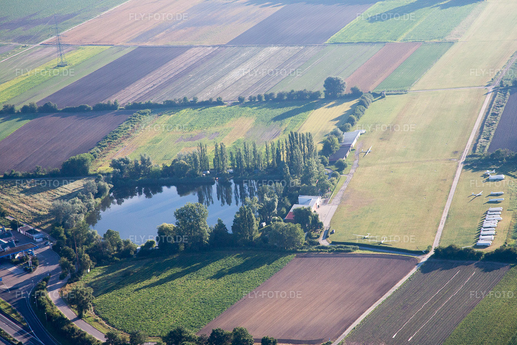 Luftbild: Dannstadt, Segelflugplatz im Ortsteil Dannstadt in Dannstadt-Schauernheim im Bundesland Rheinland-Pfalz in Deutschland. Foto: IMG_091665.jpg vom 10.07.2016 durch Werner Riehm/FLY-FOTO.de