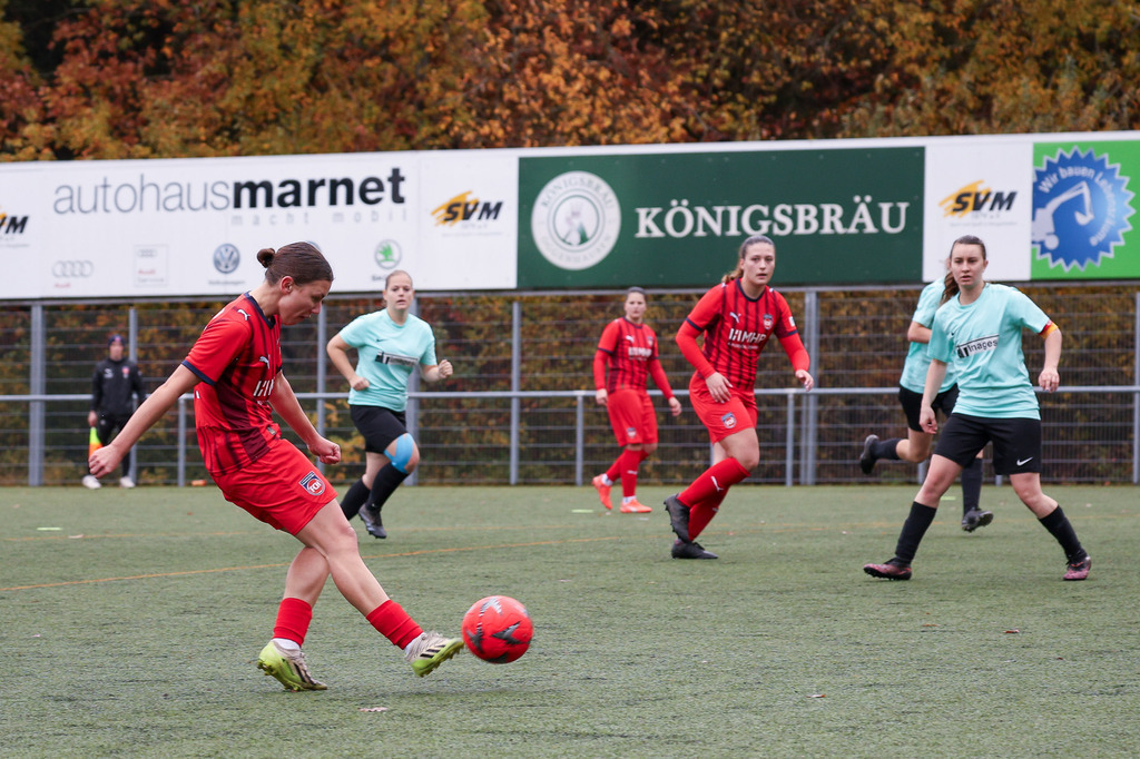 FCHWAS_251102_5556 | 1.FC Heidenheim 1846 II vs. SGM DJK-SV Wasseralfingen/Neuler, Fußball, Frauen, Bezirksliga, 2025/2026, 8. Spieltag, 02.11.2025 in Mergelstetten (Foto: Michael Bulling) - Realisiert mit Pictrs.com
