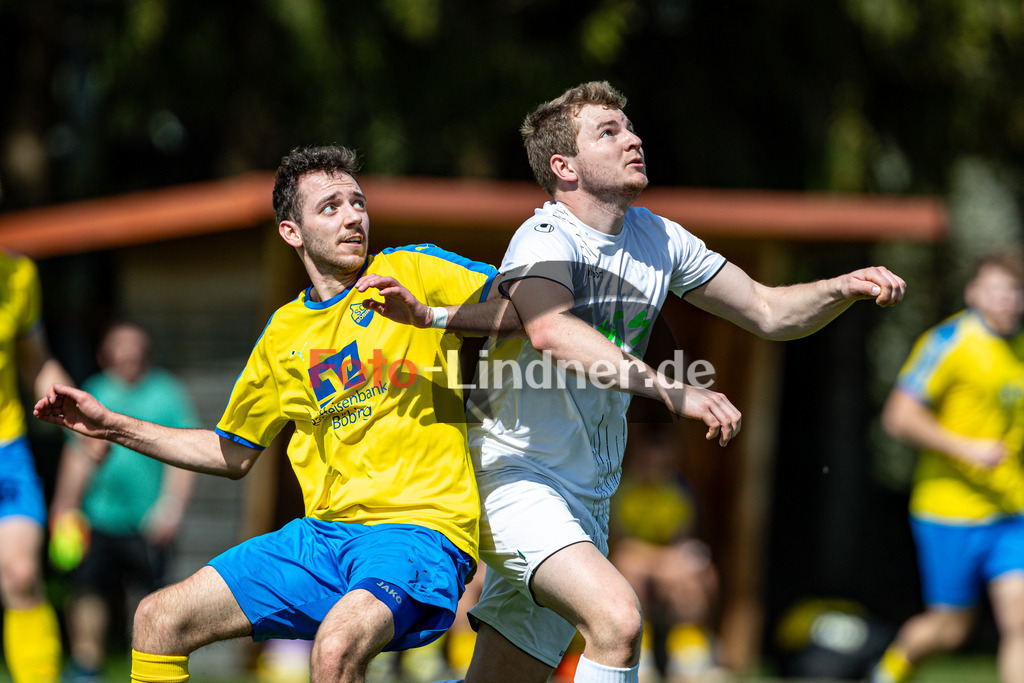 SC Böbing vs SG SV Eberfing/SV Söchering | Abstiegs Qualifikationsrunde A-Klasse Gruppe P, SC Böbing vs SG SV Eberfing/SV Söchering, 20240414,
Duell zwischen Stefan NEBL (SVES 8) und David KEßLER (SCB 10),
2024-04-14 in Böbing (Sportplatz Böbing)
8 Stefan NEBL (SVES 8), 10 David KEßLER (SCB 10)
Copyright: WolfgangxLindner foto-lindner.de