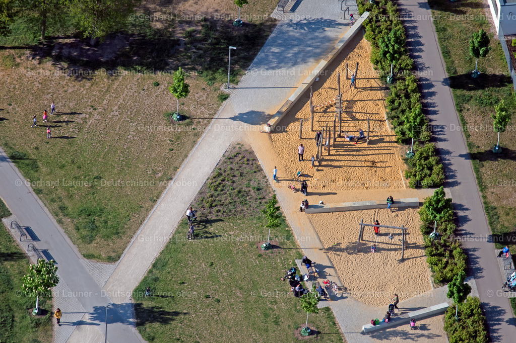 4025853 | ERFURT 06.05.2020 Streckenführung des Rad- Weges und der Skatebahn Skatepark Johannesfeld und Stadtteilpark Johannesfeld im Ortsteil Johannesvorstadt in Erfurt im Bundesland Thüringen, Deutschland. Weiterführende Informationen bei: DSGN CONCEPTS UG,  Fineline GmbH,  plandrei Landschaftsarchitektur GmbH. // Route of the cycle path and the skating rink Skatepark Johannesfeld in the district Johannesvorstadt in Erfurt in the state Thuringia, Germany. Further information at: DSGN CONCEPTS UG,  Fineline GmbH,  plandrei Landschaftsarchitektur GmbH. Foto: Gerhard Launer