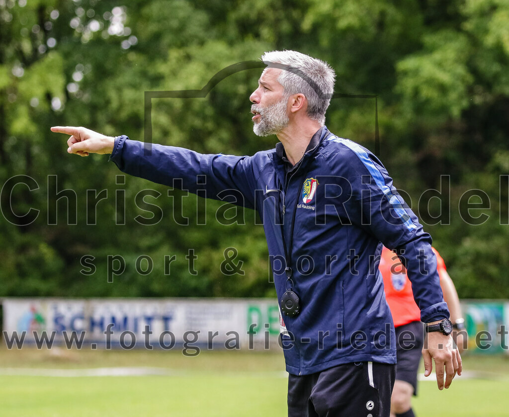 2023-07-29_090_FC_Moosinning_gegen_TuS_Raubling | Moosinning, Deutschland, 29.07.2023:
Fußball, Bezirksliga Oberbayern Ost 2023 / 2024, 1. Spieltag, FC Moosinning gegen TuS Raubling, Endergebnis: 0:7

Trainer Hannes Jenewein (TuS Raubling)

Foto: Christian Riedel / fotografie-riedel.net