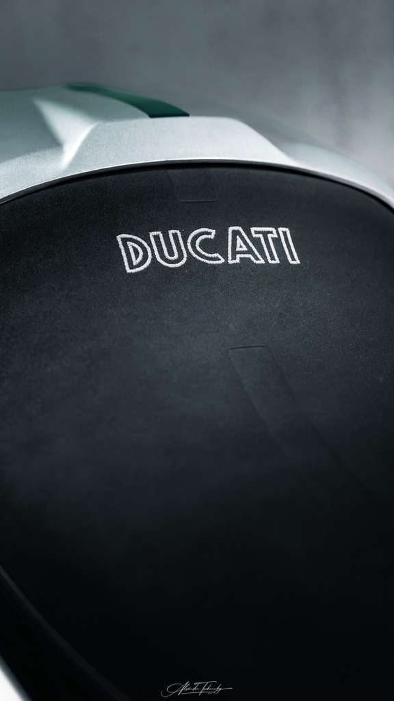 Ducati Scramber Formula 73 | Entdecken Sie die faszinierende Welt von Alexander Tschuncky Arts: Kreative Fotografie, atemberaubende Automobilkunst und hochwertiger Bilderdruck. Lassen Sie sich inspirieren! - Realisiert mit Pictrs.com