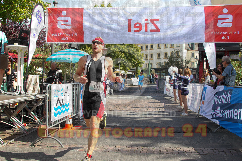 250824_1222_EV4_9196 | Sportfotografie im Rhein-Sieg Kreis, Köln, Bonn, NRW, Rheinland Pfalz, Hessen, etc. Unser Tätigkeitsfeld umfasst den Laufsport vom Volkslauf über den Marathon, Duathlon, Triathon bis zum Ultralauf wie Kölnpfad Ultra oder Schindertrail.