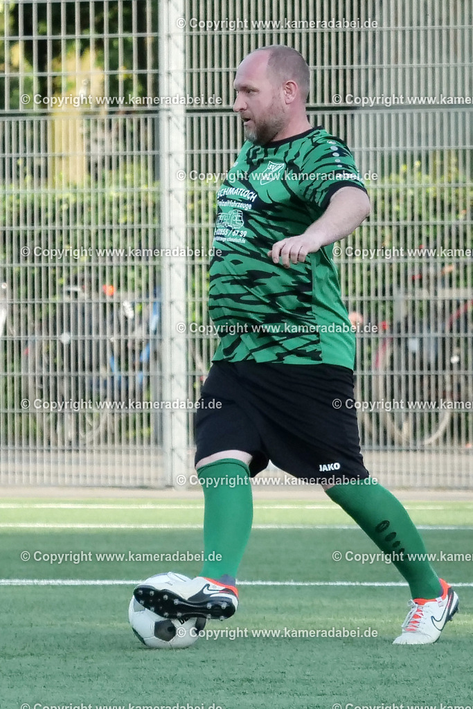 Fußball Kreispokal 25/26 Ü 32 : Spiel um Platz 3 : SV 08/29 Friedrichsfeld - SV Ringenberg AH  2 : 1 | Fußball Kreispokal 25/26 Ü 32 : Spiel um Platz 3 : SV 08/29 Friedrichsfeld - SV Ringenberg AH  2 : 1Spielort : Voerde Friedrichsfeld - Realisiert mit Pictrs.com