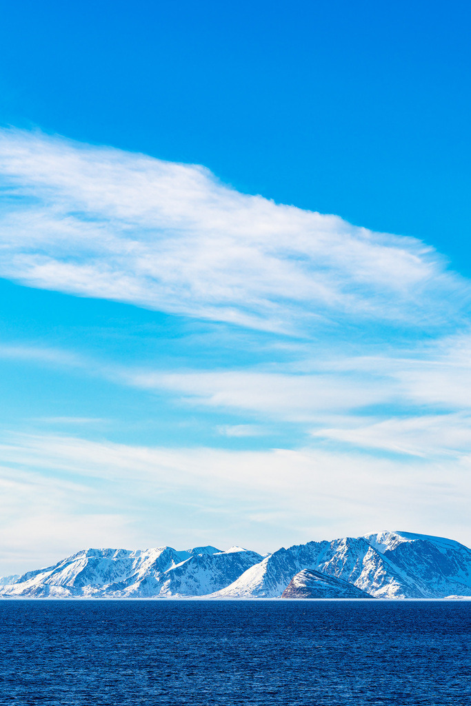Berge und Felsen im Winter nahe Hammerfest in Norwegen | Berge und Felsen im Winter nahe Hammerfest in Norwegen.