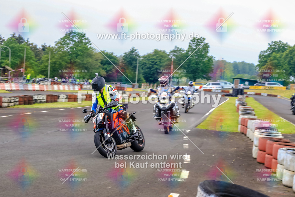 OBK-5499 | Hier findet Ihr Bilder von Touristenfahrten auf der Nürburgring Nordschleife oder von anderen Veranstaltungen die ich besucht habe. Viel Spass beim Durch Schauen 