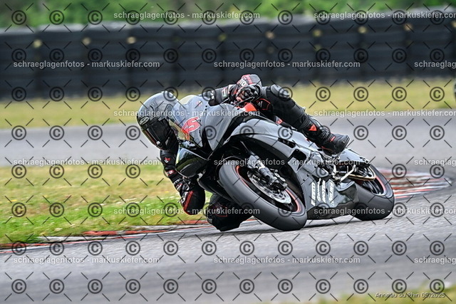 25bt02-0248 | markuskiefer.com - Realisiert mit Pictrs.com