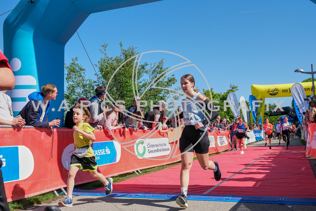 ..... | LINZ,AUSTRIA,27.April 24, Int. 3 Brückenlauf Linz  , Image shows: Photo: WAPICS / Michael ring