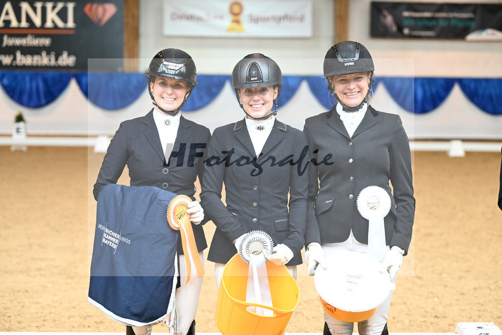 Siegerehrung Prfg. 1_Giner_Halfter_Dratva_14240471 | hf-fotografie - Realisiert mit Pictrs.com