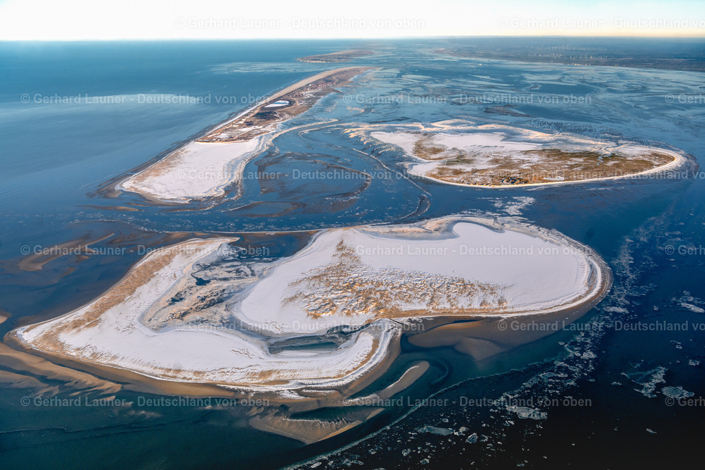 4044137 | Blick über die winterliche Kachelotplate, Vogelschutzgebiet Insel Memmert und Insel Juist im Nationalpark Ostfriesisches Wattenmeer im Bundesland Niedersachsen