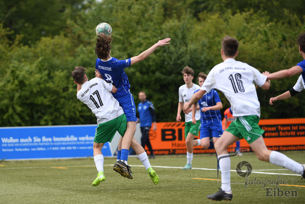 FC Rastede-JSG Esens/Dornum | B-Jugend Bezirksliga; FC Rastede (blau)-JSG Esens/Dornum (weiß) am 24.05.2025 in Rastede (Sportanlage Kötterswegs), Photo: Philip Eiben 2025 - Realisiert mit Pictrs.com