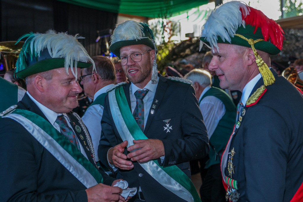 top-top.de-250704-249 | Foto, Video, Fotografie, Videografie, Fotobox, DJ, Discjockey, Musik, Musikbox, Veranstaltung, Photobooth, Amazon, Ebay, Buchtipp, Bestseller, Autor, Verlag, Buch, Wesel, Hamminkeln, NRW, Dinslaken, Rees, Drohne, Hochzeit, Party, Fotobox, Wesel, Fotograf