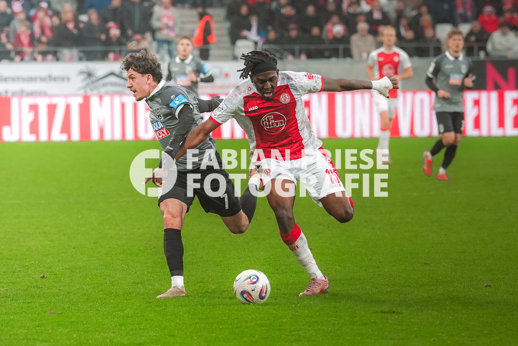 GER Rot-Weiss Essen vs. SSV Ulm, Fussball, 3. Liga, Spieltag 19, Saison 2025/2026, 20.12.2025 | GER Rot-Weiss Essen vs. SSV Ulm, Fussball, 3. Liga, Spieltag 19, Saison 2025/2026, 20.12.2025Foto: Fabian Friese - Realisiert mit Pictrs.com