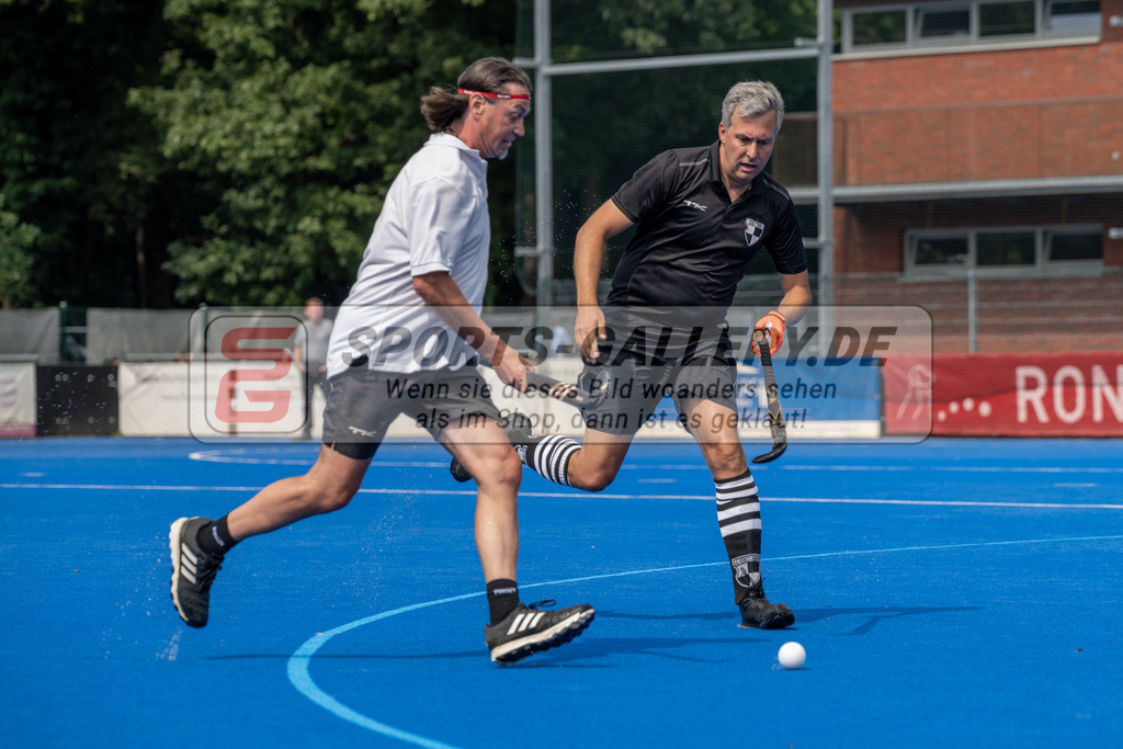SFE_20240818_0212 | Krefeld, Deutschland, 18.08.2024:  European Cup for Recreational Hockey Players im KTHC Stadion Rot-Weiss Köln Tennis and Hockey Club am 18.08.2024 in Krefeld, Deutschland. (Foto von Stephan Fehrmann)Krefeld, Germany, 18.08.2024: European Cup for Recreational Hockey Players in KTHC Stadion Rot-Weiss Köln Tennis and Hockey Club at 18.08.2024 in Krefeld, Deutschland. (Foto from Stephan Fehrmann)