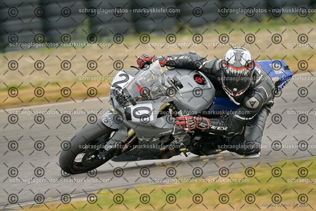 25bt05-1263 | markuskiefer.com - Realisiert mit Pictrs.com