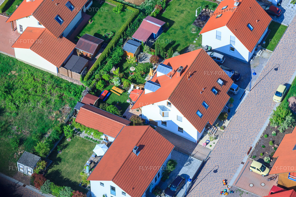 Luftbild: Im Erbsenfeld im Ortsteil Mörzheim in Landau im Bundesland Rheinland-Pfalz in Deutschland. Foto: IMG_27140.jpg vom 23.05.2010 durch Werner Riehm/FLY-FOTO.de
