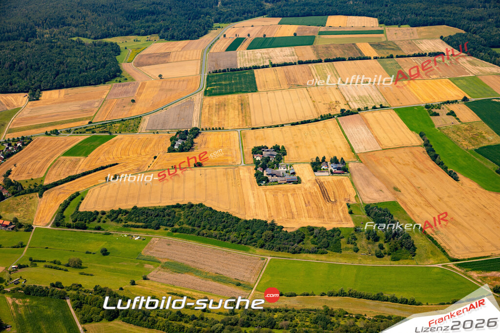 Das Luftbild zeigt :  Ermershausen - Die Luftaufnahme wurde 2024 vom UL-Flugzeug aus erstellt ( keine Drohne ) - Hochauflösende Luftaufnahme - Für grossformatige Ausdrucke geeignet. Die Geschenkidee !Mit Lizenz und Bildrechte bestellbar