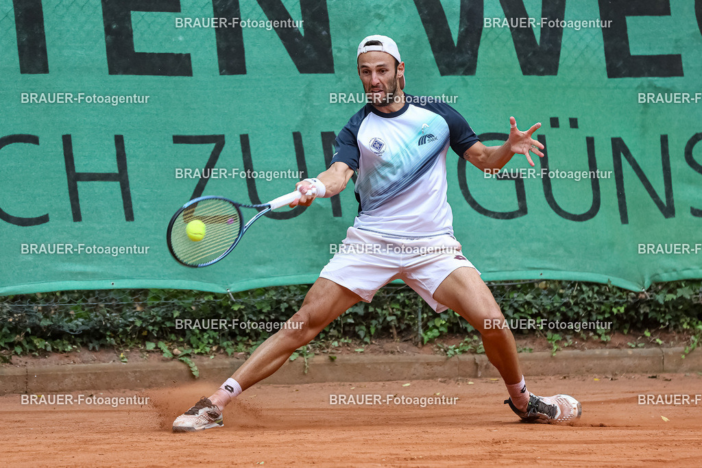 HTC Blau-Weiß Krefeld - LTTC Rot-Weiß Berlin  | Krefeld, Deutschland 21.07.2023, Stefano Travaglia (HTC Blau-Weiß Krefeld) gegen Timo Stadder (LTTC Rot-Weiss Berlin) ,

bei der 2. Tennis Bundesliga Nord Begegnung zwischen HTC Blau-Weiß Krefeld und LTTC Rot-Weiß Berlin am 21.07.2023 in Krefeld.

(Foto: BRAUER-Fotoagentur)
 
