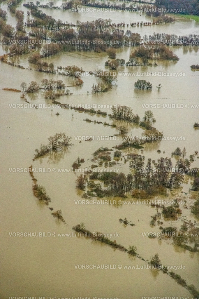 Bergkamen231204720Lippe | Luftbild vom Hochwasser der Lippe, Weihnachtshochwasser 2023, Fluss Lippe tritt nach starken Regenfällen über die Ufer, Überschwemmungsgebiet Naturschutzgebiet Lippeaue von Wethmar bis Lünen, In den Kämpen, Flussmäander, Bäume im Wasser, Beckinghausen, Lünen, Ruhrgebiet, Nordrhein-Westfalen, Deutschland