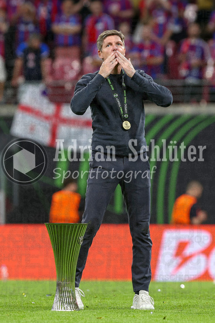 27.05.2026, EUR, Fussball, Herren, Conference League Finale, Saison 2025/2026, Crytsal Palace F.C. - Rayo Vallecano de Madrid | Oliver Glasner (Crystal Palace, Trainer) gestikuliert, Gestik und Mimik