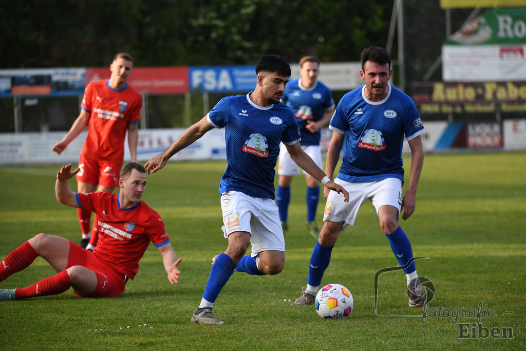 SSV Jeddeloh-SV Drochtersen/Assel | Herren Regionalliga; SSV Jeddeloh (blau)-SV Drochtersen/Assel (rot) am 30.04.2024; in Jeddeloh (53-Acht Arena), Photo: Philip Eiben 2024 - Realisiert mit Pictrs.com