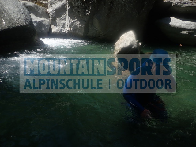 P7280358 | Bestelle die Bilder deines Berg- oder Wasser-Abenteuers mit Mountain Sports bequem von zu Hause aus direkt über unseren Online Fotoshop von pictrs.com. - Realisiert mit Pictrs.com