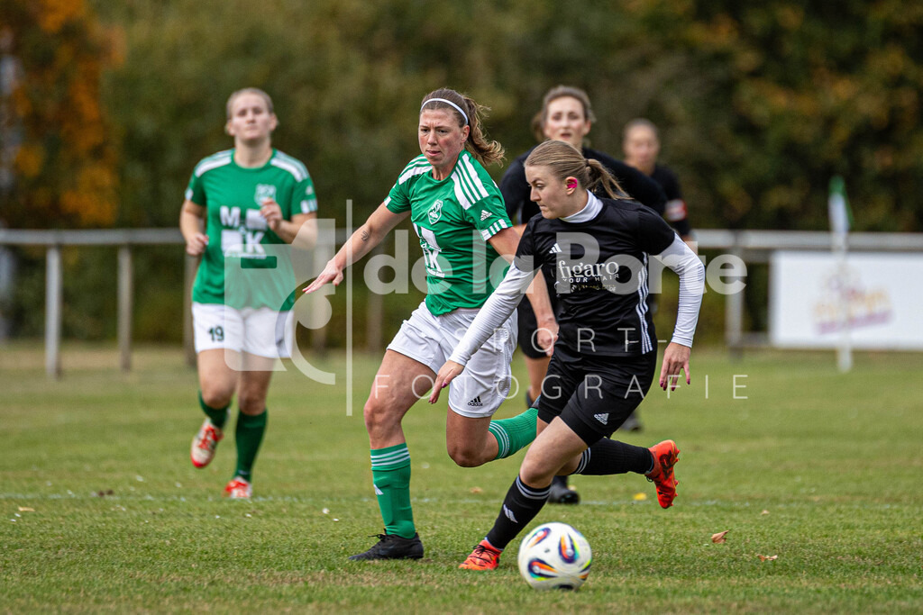 Union Bevensen Frauen - vs SG Dannenberg 111025 dlP | immodelaporte-sportfotos - Realisiert mit Pictrs.com