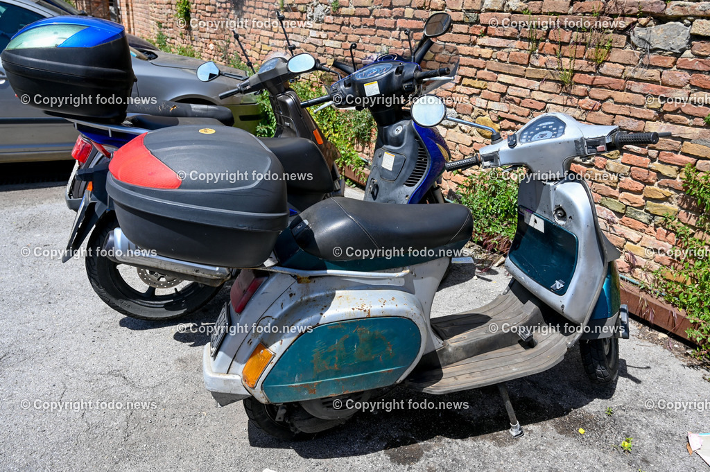 Italien_ Toscana_ Siena_ 27.05.2024-108 | 27.05.2024, Italien, ITA, Toskana, Siena im Bild Stadtansichten, Gebäude, Architektur, Touristen, Historisch, Souvenier, Piazza Del Campo, Dom von Siena


Siena ist Hauptstadt der Provinz Siena und gilt als eine der schönsten Städte der Toskana und Italiens. Die historische Altstadt gehört seit 1995 zum UNESCO-Welterbe. 

