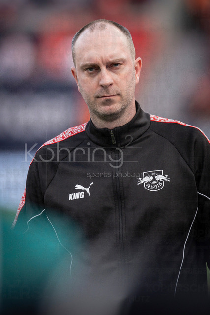 German Bundesliga, Bayer 04 Leverkusen vs. RB Leipzig, 02.05.2026 | LEVERKUSEN, GERMANY - MAY 2, 2026 :  Ole Werner (Headcoach RB Leipzig) before the German Bundesliga match on gameday 32 between Bayer 04 Leverkusen vs. RB Leipzig at BayArena on May 2, 2026 in Leverkusen, Germany. DFL REGULATIONS PROHIBIT ANY USE OF PHOTOGRAPHS AS IMAGE SEQUENCES AND/OR QUASI-VIDEO.